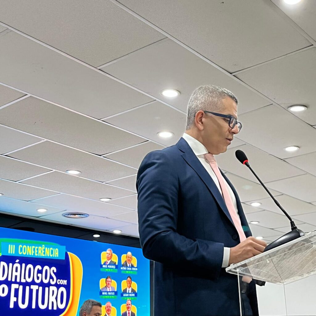 Procurador Leandro Maciel